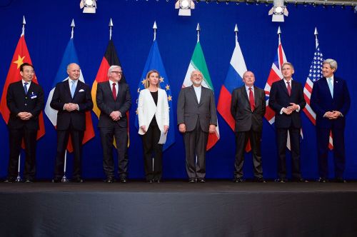 The ministers of foreign affairs of France, Germany, the European Union, Iran, the United Kingdom and the United States as well as Chinese and Russian diplomats announcing an Iran nuclear deal framework in Lausanne on 2 April